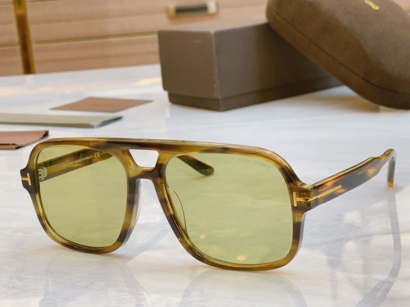 TOM FORD